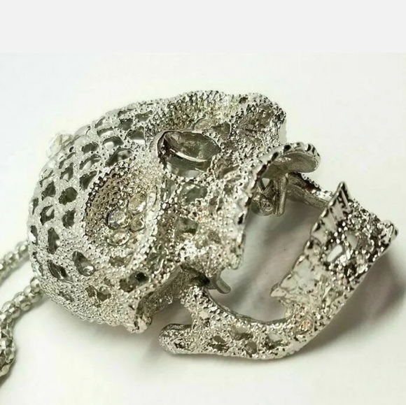 Choose your color gold Chrome or silver crystal 3rd eye skull necklace - Picture 9 of 16